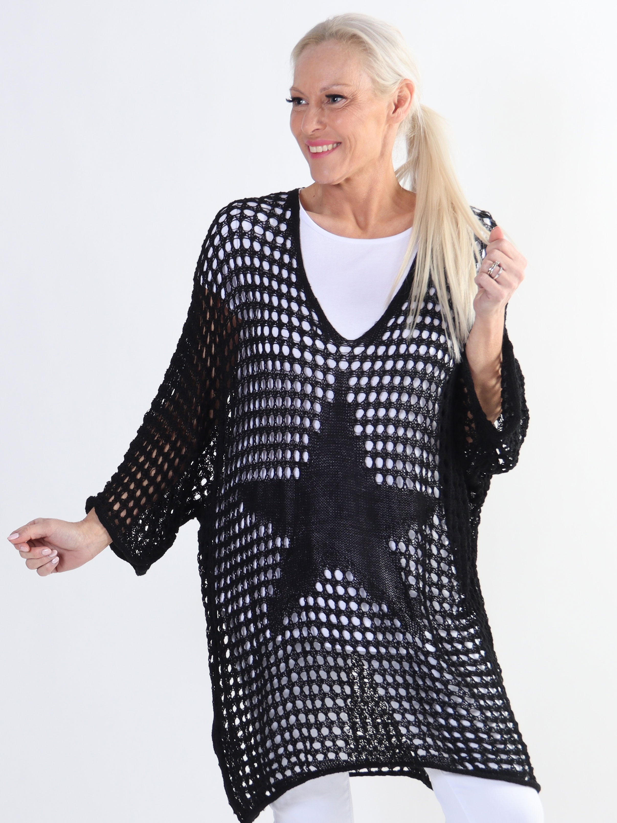 Maya - Söt trikå i plus size med spetsmönster och fladdermusärmar